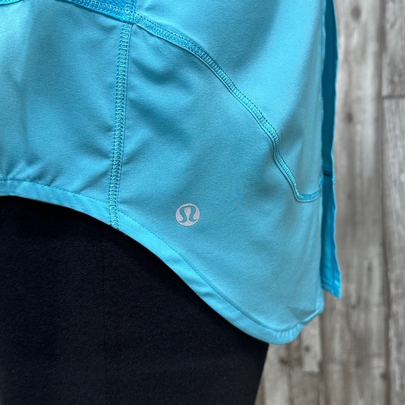 ⭐️Lululemon Run: Featherweight Singlet in Spry Blue [910] - Picture 3 of 5